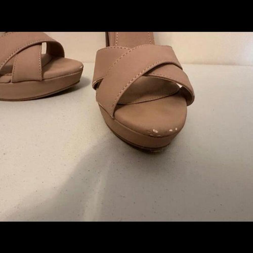 Forever21 Tan Heels: Stylish and Versatile Addition to Your Wardrobe - Picture 3 of 4